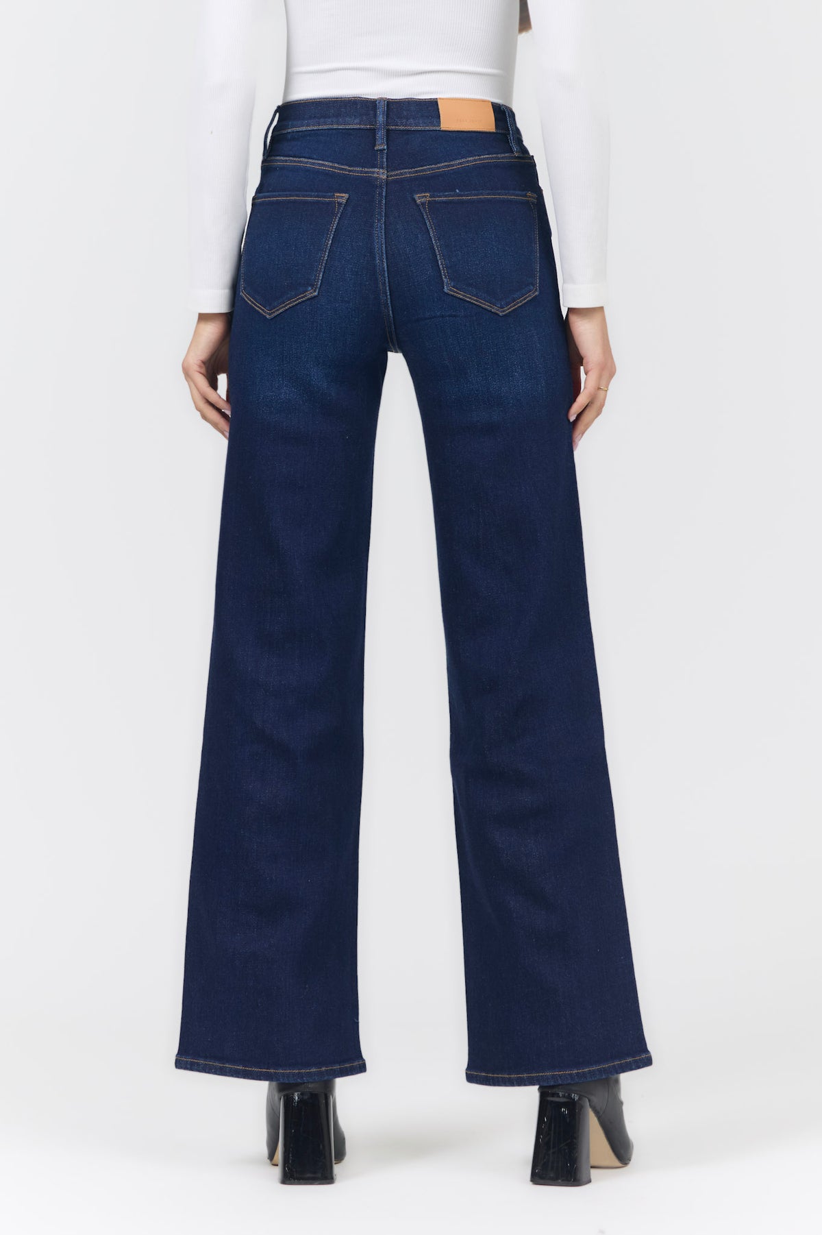 MARGOT STRAIGHT LEG JEAN PIERCE WASH — Dear John Denim