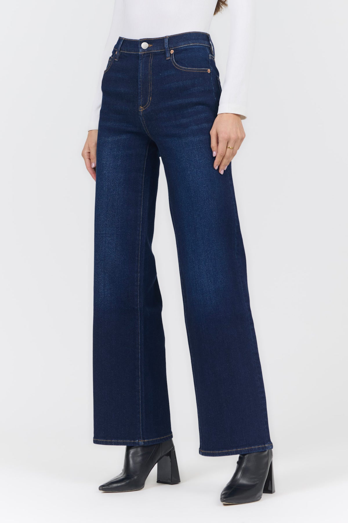 MARGOT STRAIGHT LEG JEAN PIERCE WASH — Dear John Denim