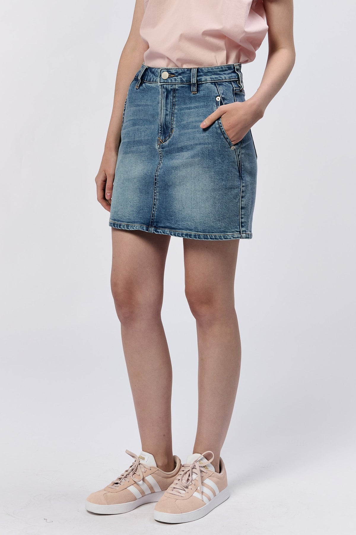 AGORA-DKM81A136AGA-3 — Dear John Denim