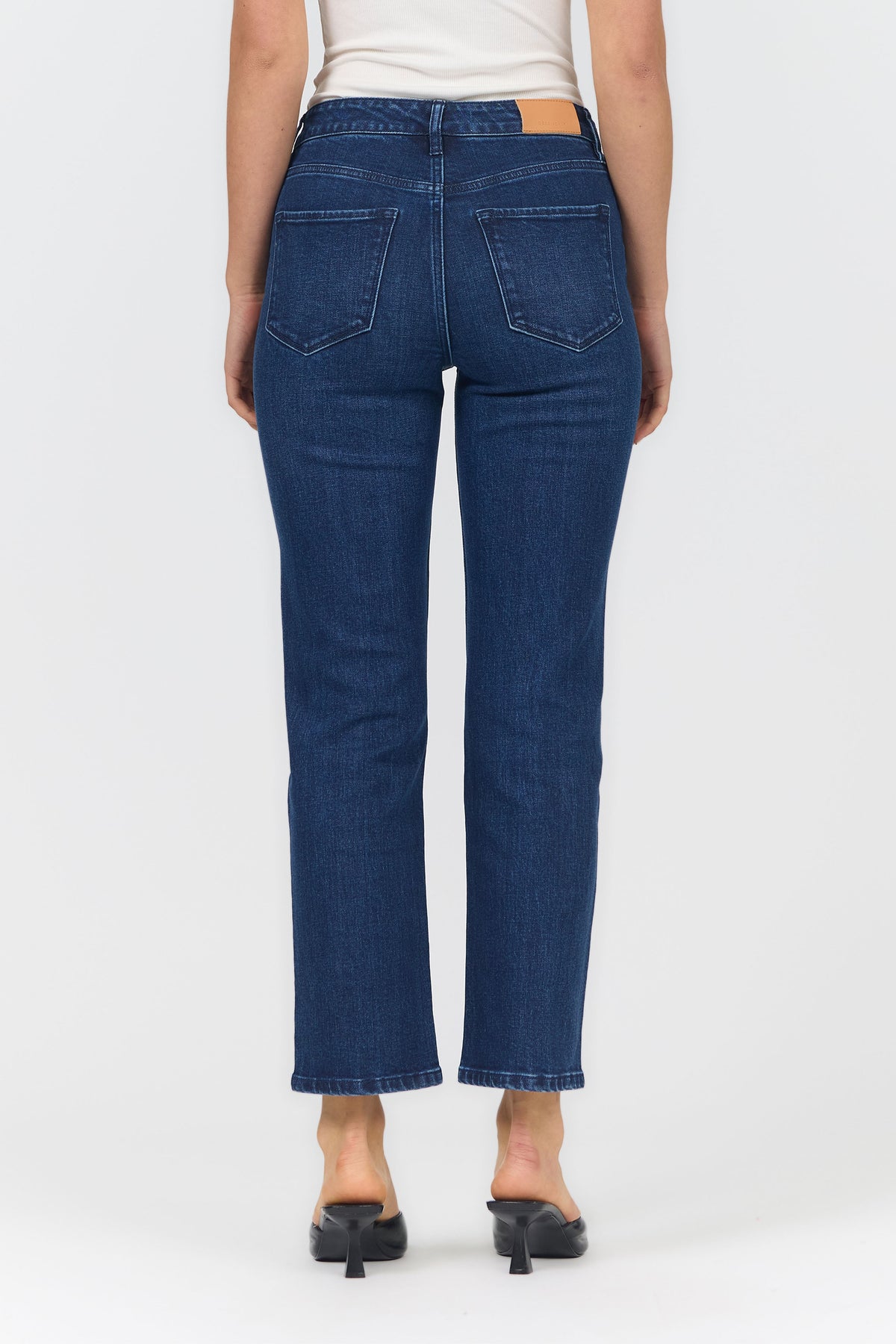 ANIKA STRAIGHT LEG JEAN KATRINA BACK — Dear John Denim