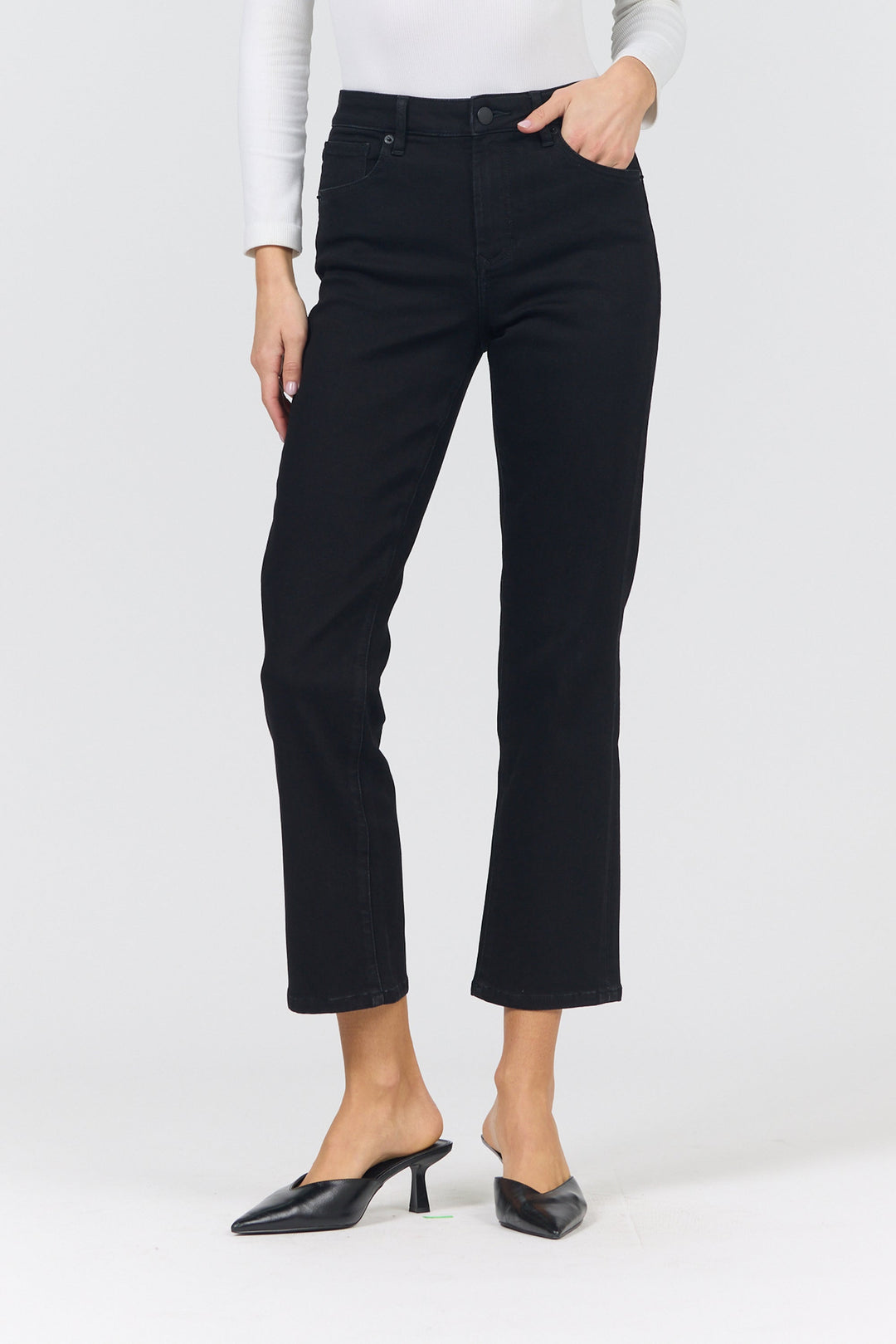 ANIKA STRAIGHT LEG JEAN BLACK ARROW FRONT