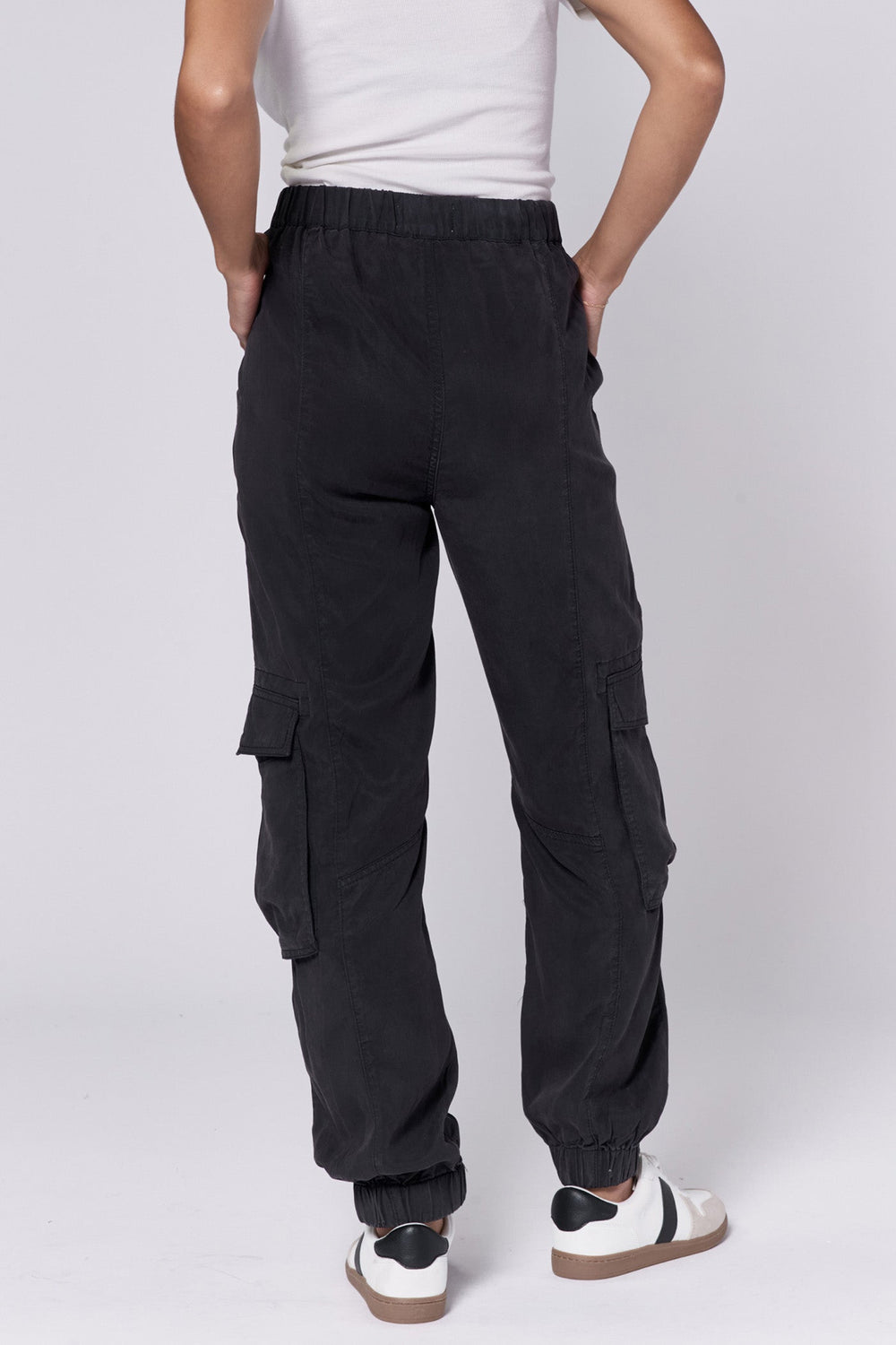 GREY-DPM22C418CHR-3
