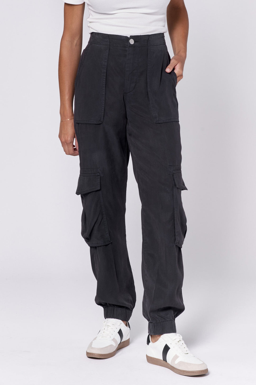 GREY-DPM22C418CHR-4