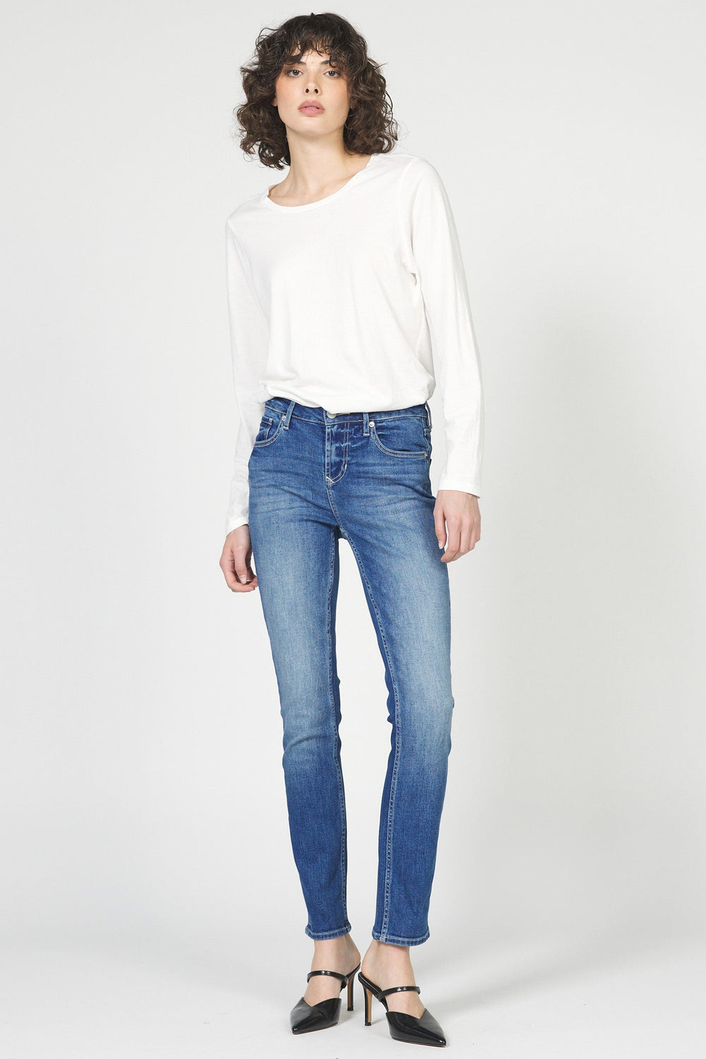 blaire-straight-leg-jean-crewe