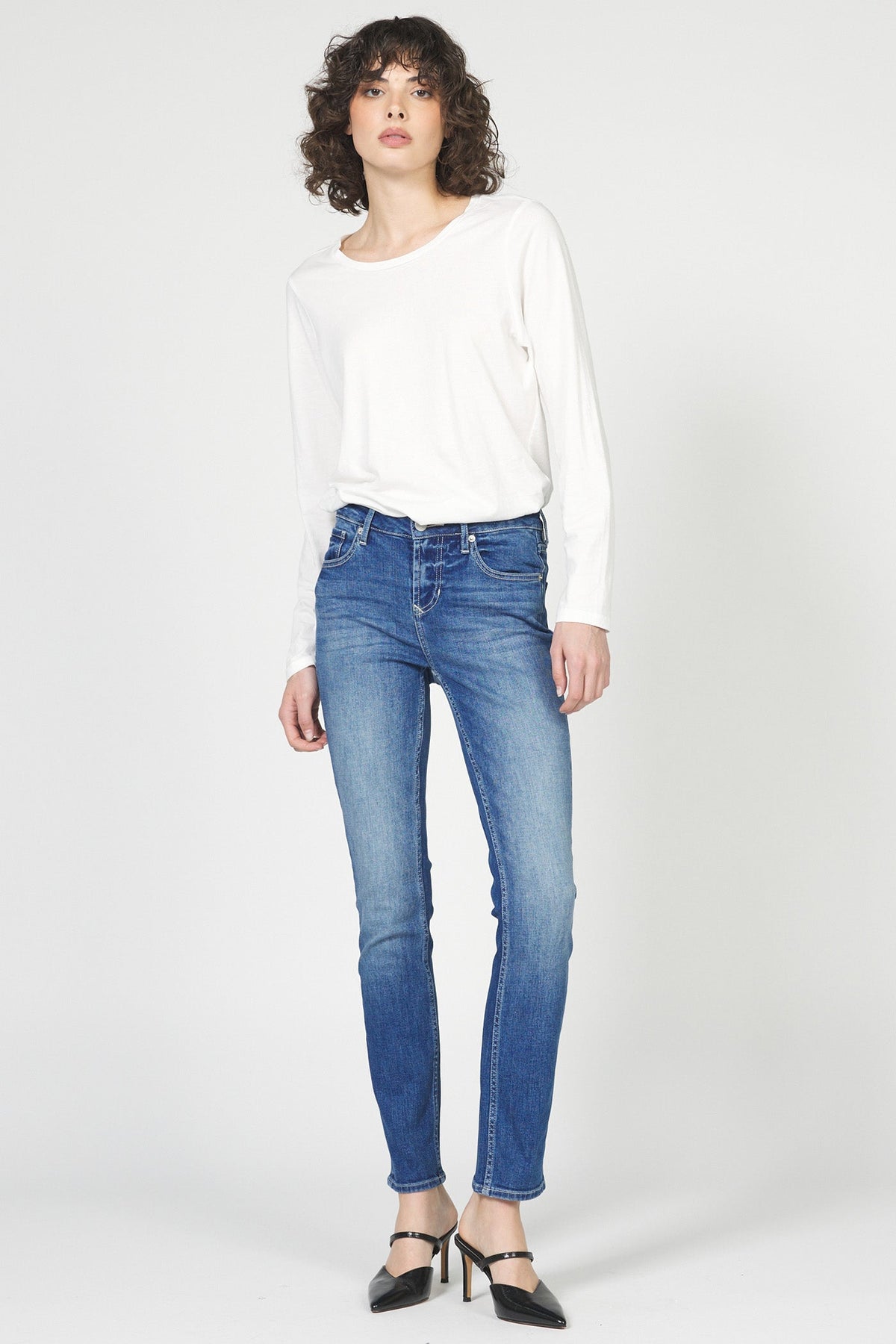 blaire-straight-leg-jean-crewe — Dear John Denim