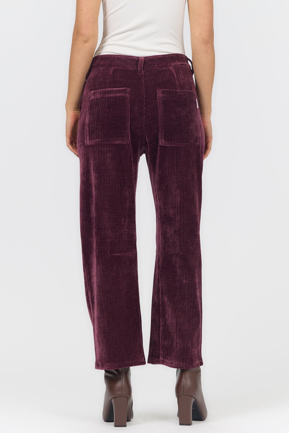 LASSO MID RISE BARREL LEG PANTS FIG BACK — Dear John Denim