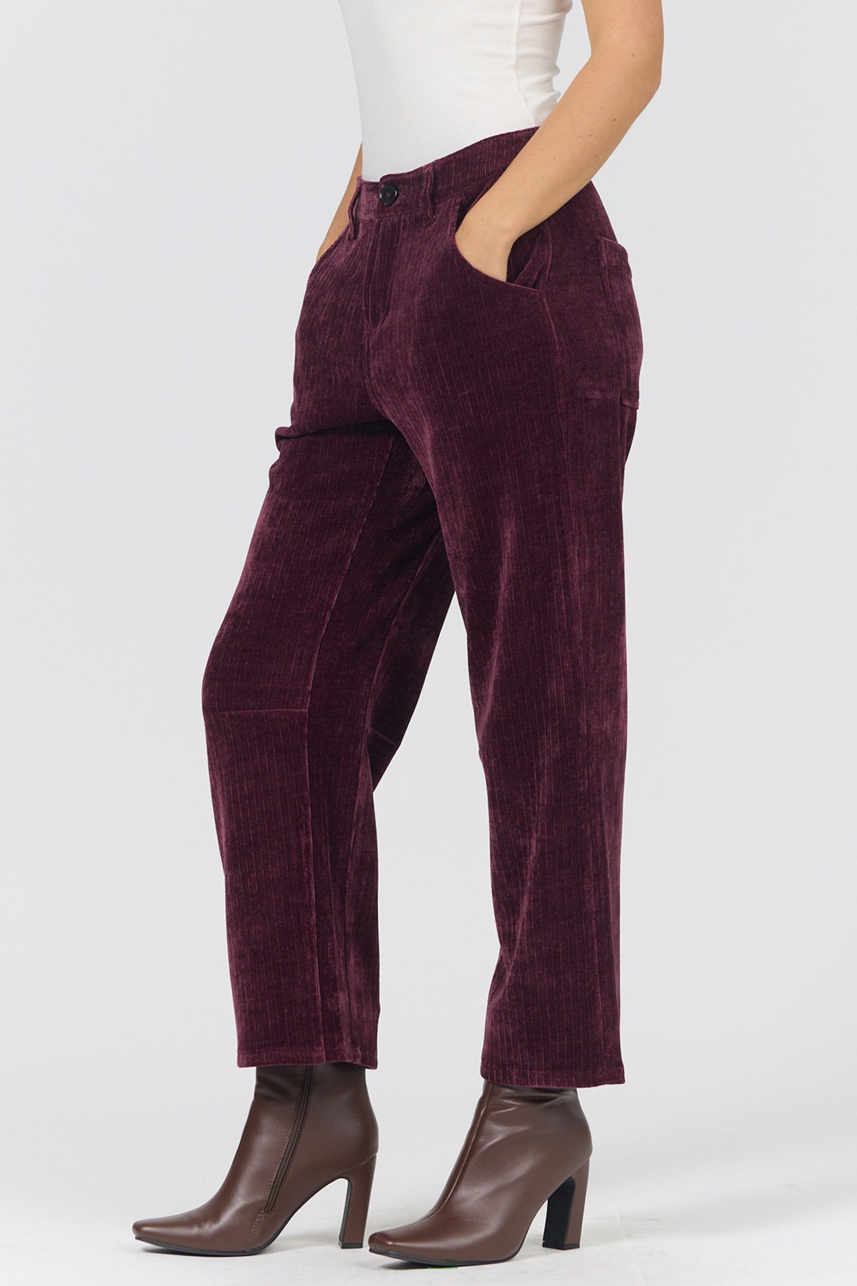 LASSO MID RISE BARREL LEG PANTS FIG SIDE — Dear John Denim