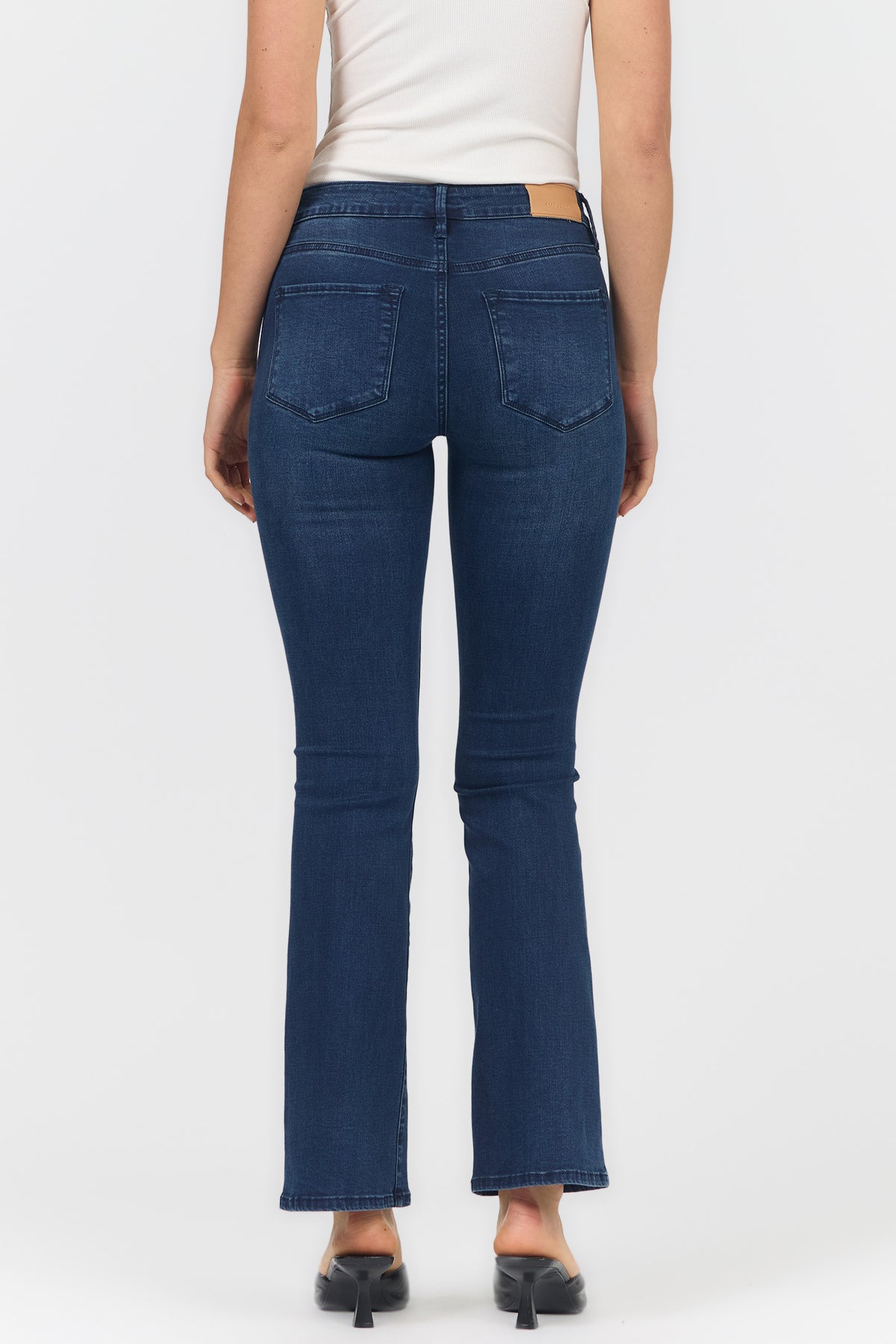 JAXTYN MID RISE BOOTCUT JEANS PRINCESS BACK — Dear John Denim