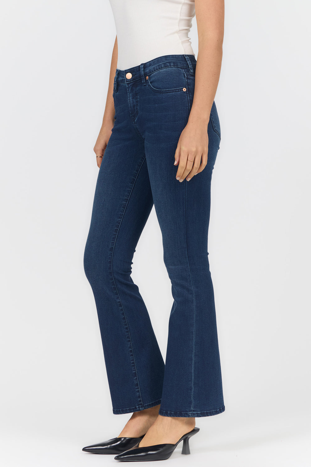 JAXTYN MID RISE BOOTCUT JEAN