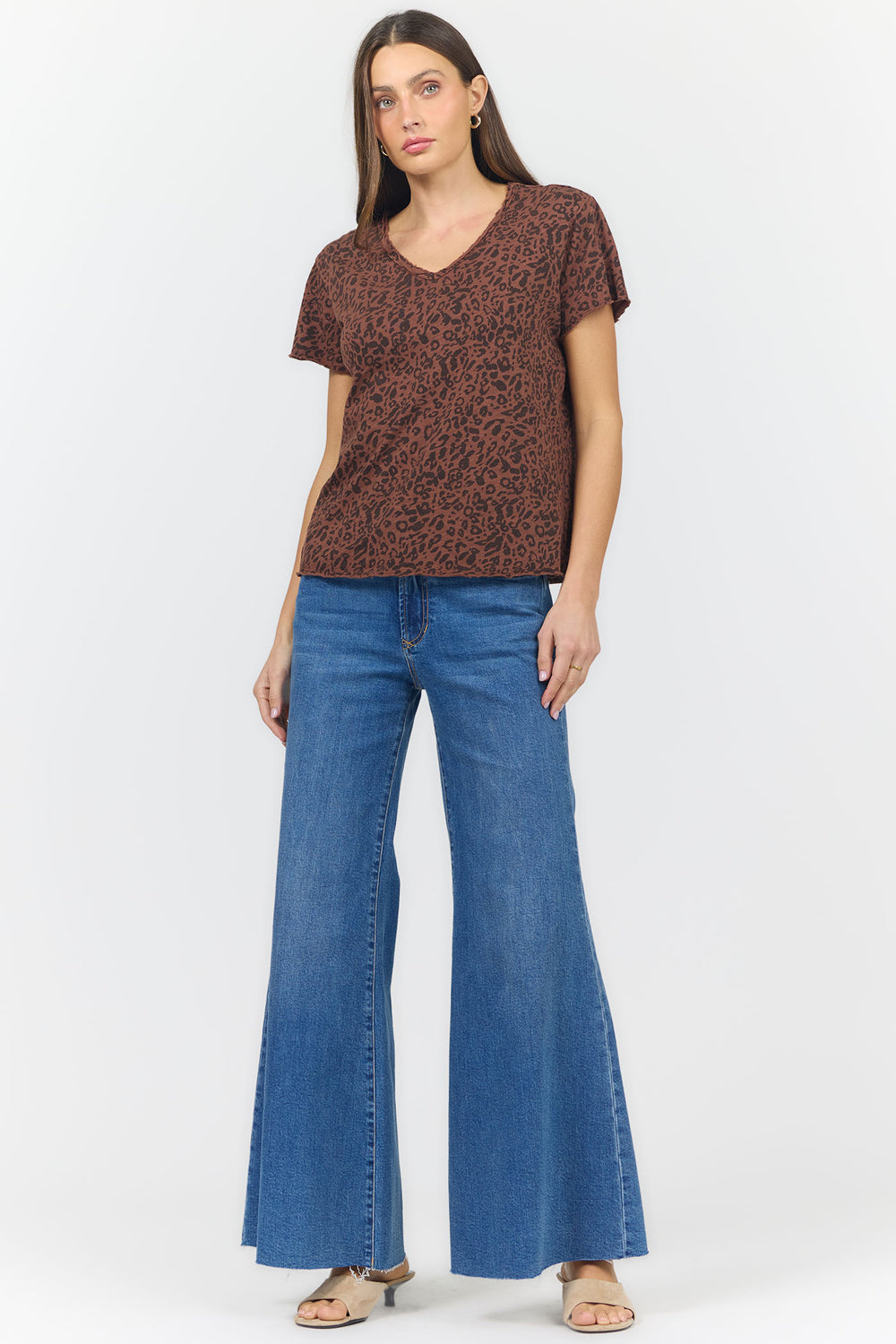vanya-v-neck-slub-tee-brown-leopard